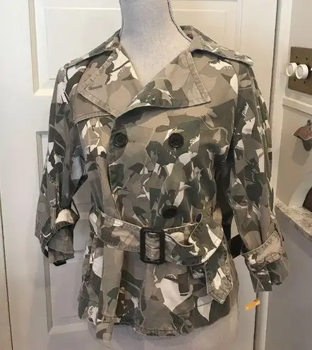 BCBG MAXAZRIA SHORT CAMO TRENCH