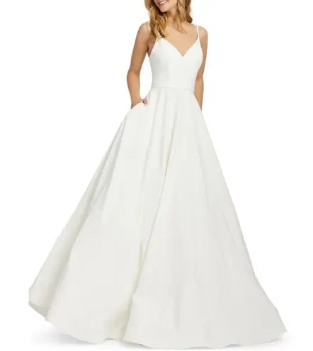 Mac Duggal IEENA Sweetheart Ball Gown with Pockets in White, NWT, Size 16