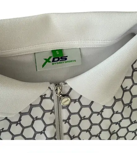 NWOT XDS by Daily Sports Women's Polo Golf Shirt. MSRP $105 White