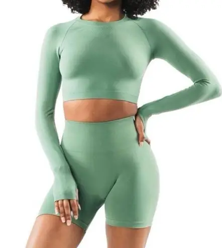 Alphalete  Amplify Scrunch Biker Shorts & Long Sleeve Crop top Jade Green XS & S - Image 1