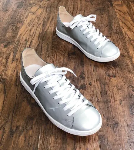 Schutz • Ofelia Prata Sneaker metallic silver lace up trainer court shoe