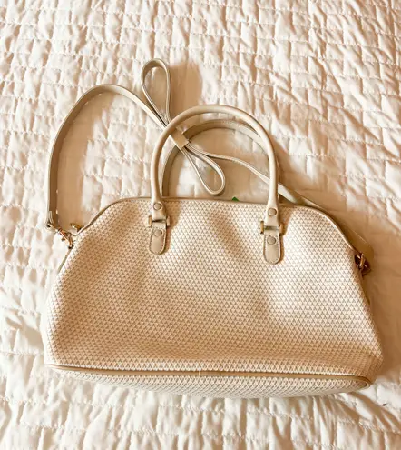 Liz Claiborne Textured Cream Leather Shoulder Purse