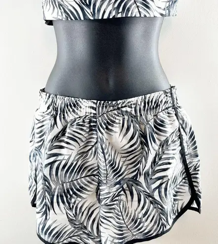 Xersion  Matching Sports Bra and Active Running Palm Leaf Shorts White Black S/M