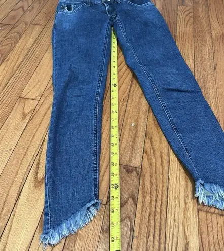 One Teaspoon  Freebirds II Low Waist Frayed Asymmetrical Hem Jeans Size 24