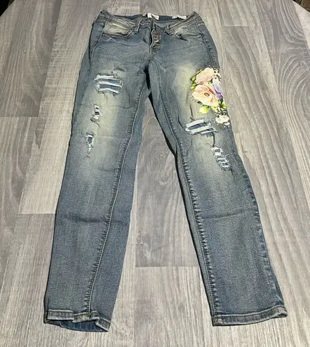 Black Daisy Amie Relaxed Skinny Floral Jeans; 1/25 Junior
