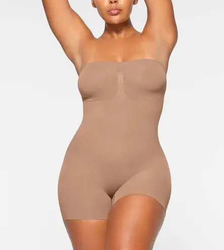 SKIMS BOXED Sculpting Strapless Shortie Bodysuit S