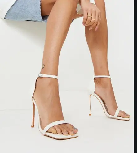 Pretty Little Thing 𝙿𝙻𝚃 | 𝙱𝚊𝚛𝚎𝚕𝚢 𝚃𝚑𝚎𝚛𝚎 𝚂𝚝𝚛𝚊𝚙𝚙𝚢 𝚂𝚚𝚞𝚊𝚛𝚎 𝚃𝚘𝚎 𝙷𝚎𝚎𝚕 - Image 2