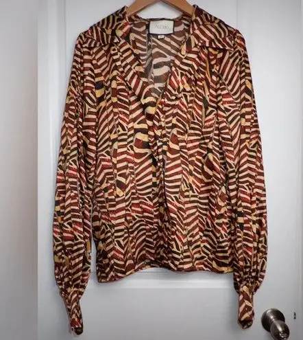 Alexis Kamil Top in Sand Savanna size M