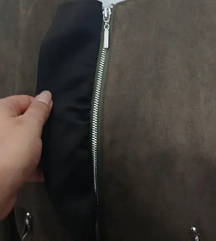 Westport olive green hidden zip ruffle coat size medium