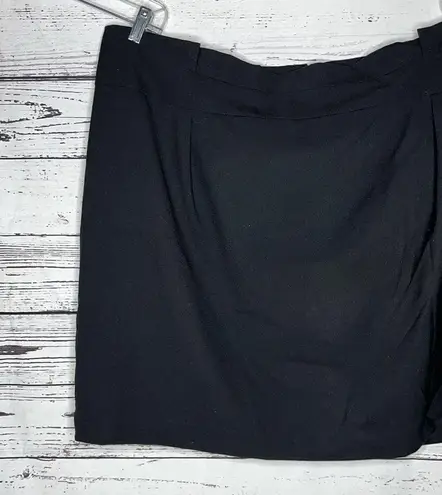 Lane Bryant  NWOT Size 28 Classic Black Pleated Waistline Straight Pencil Skirt