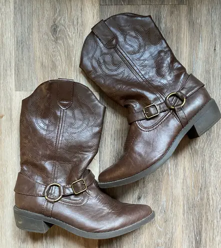 Embroidered Pointed Toe Bronze Embellishment Dark Brown Heeled Cowboy Boots Sz 9