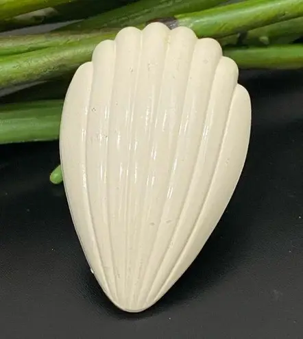 Vintage LIEBA USA Enameled Shell