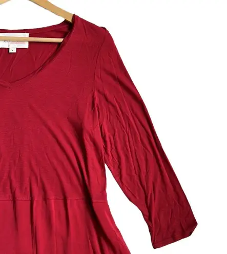 Two by Vince Camuto Red V