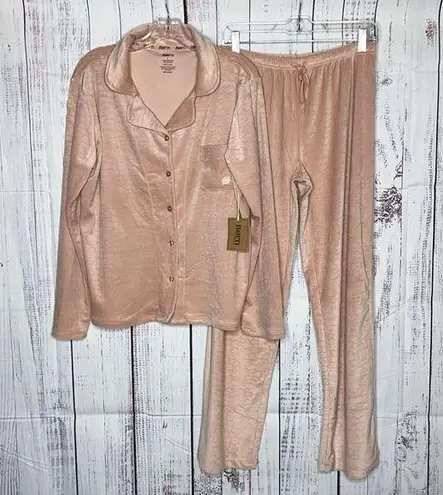Born Sleepwear NWT Size M/L Pink Plush 2 Pc. Pajama Set