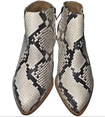 Alberto Zago Women’s Size 36.5 6 Black White Python Snakeskin Ankle Boots
