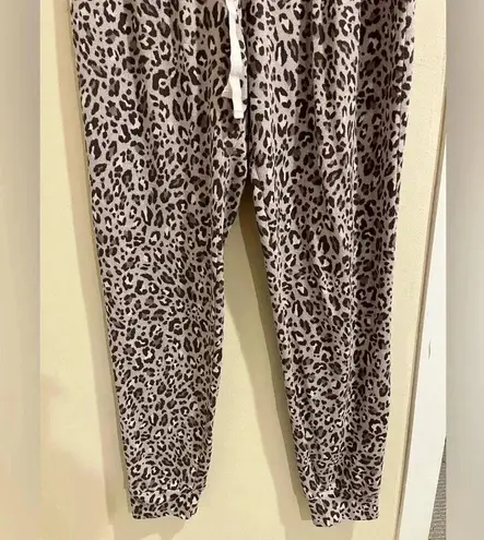 Marilyn Monroe Size Large Lavender Leopard Print 2 Piece Pajamas