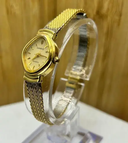 Casio  Ladies Watch Gold Stainless Steel RARE Gold Dial thumbnail 2