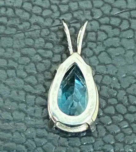 Sterling Silver Vintage Blue Topaz CZ Cubic Zirconia Teardrop Pendant 0.7g