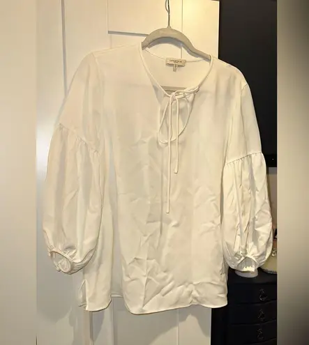 NWOT LAFAYETTE 148 NEW YORK BLOUSE $548 MSRP White Size M
