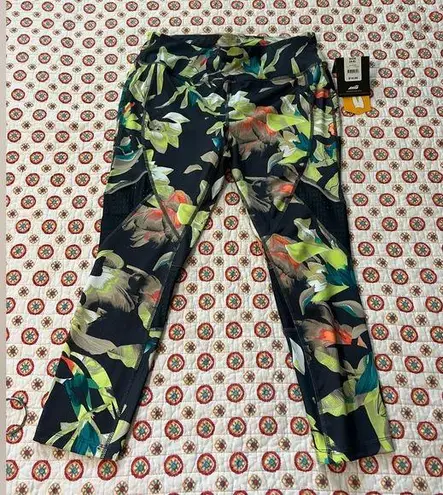 Avia NWT Tropical Leggings 3/4 length size small