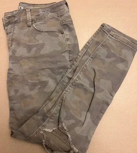 Hippie Laundry Mid-Rise Skinny Jeans W29 Distressed Camo Jeans