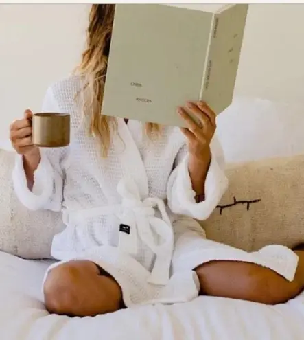 SLOWTIDE Guild Waffle Robe in White Size Large / X