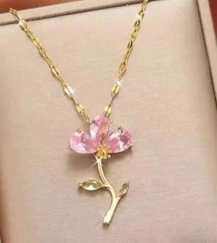 18K Gold Flower Necklace Pink