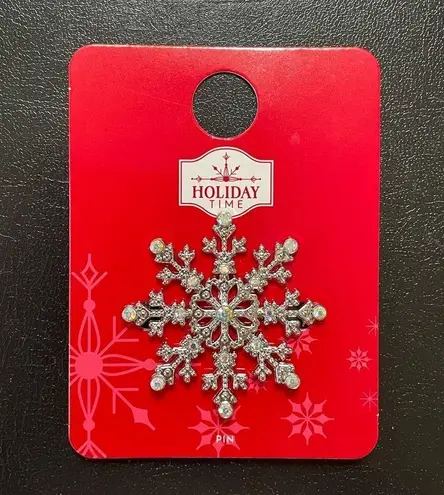 Pin Brooch Snowflake Rhinestones Silver Tone Bling Sparkle New