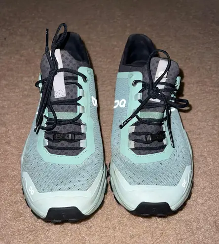 on cloud On-running - Image 2