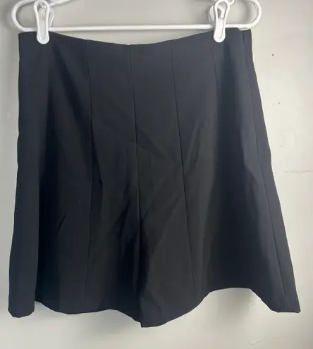 ZARA NWT  Black high waisted pleated shorts with side zipper size XL