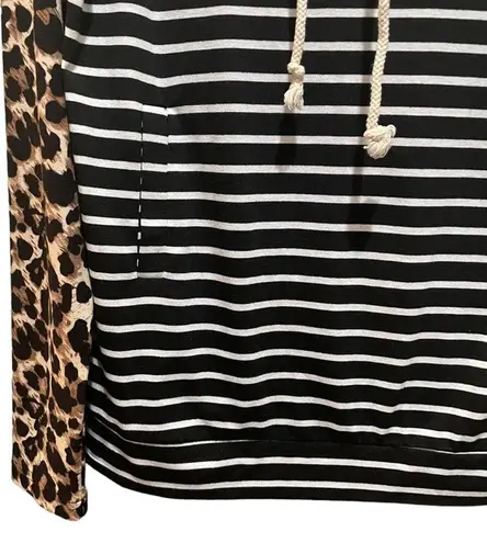 Andthewhy  Leopard Print and Stripes Hoodie Shirt Size Small