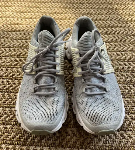 on cloud Running Shoes - Image 2