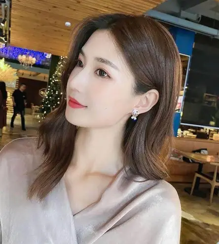 Women's Pink Crystal Fish Stud Earrings Gold