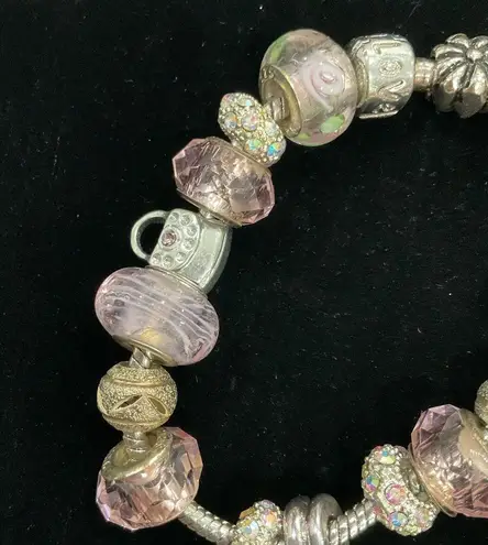 Hello Kitty  FAIRY GLASS BEAD AND CHARM BRACELET - Image 2