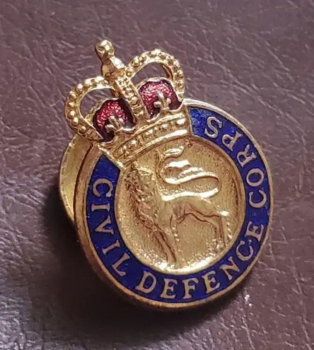VTG Civil Defence Corps Enamel Hat Lapel Pin Badge Queens Crown Lion Gold Tone