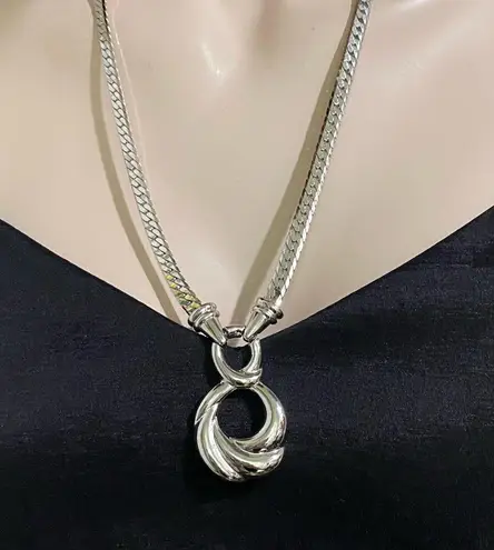 infinity Vintage NAPIER O-Ring  Drop Pendant Shiny Snake Chain Silver Necklace