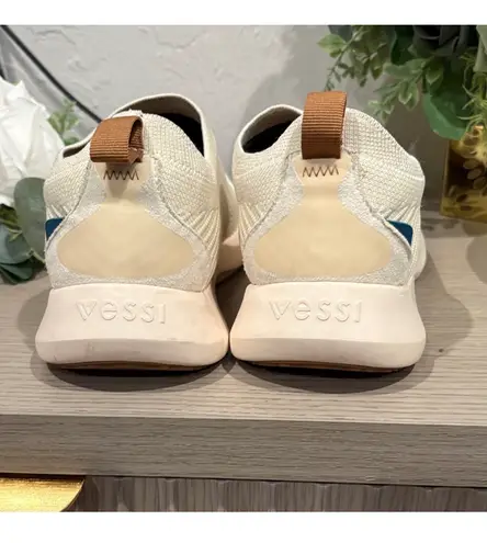 Vessi Waterproof Sneaker White Size 5