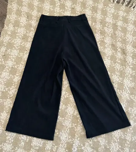 Cactus Flower Modern Wide Leg Pants for Women size 4. Black