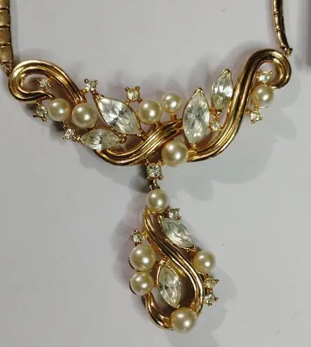 Trifari Vintage Necklace Pat Pend Gold Tone Faux Pearl Rhinestone Pendant