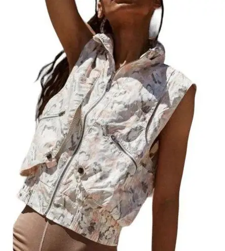 NEW Free People FP Movement Off The Grid Printed Ivory Hooded Vest size Medium Gray