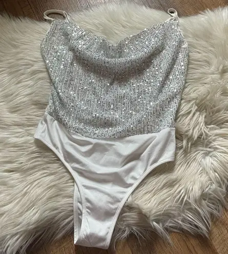 Lulu’s Small Here To Slay Silver Sequin Cowl Neck Bodysuit White Size M