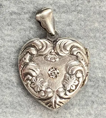 Vintage 925 Sterling Silver Heart Locket Pendant Floral Engraved Jewelry