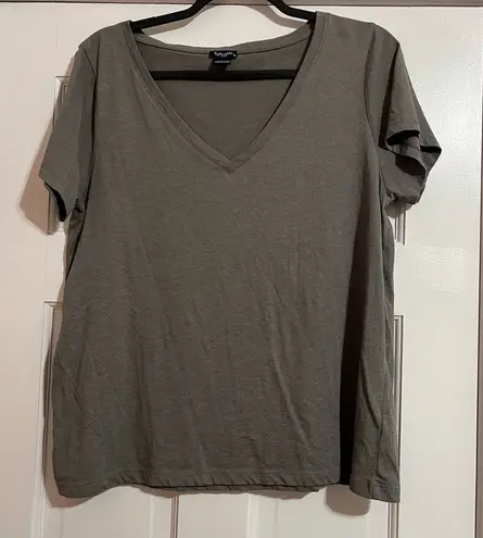 Splendid #175 FAYE V-NECK TEE SIZE EXTRA LARGE