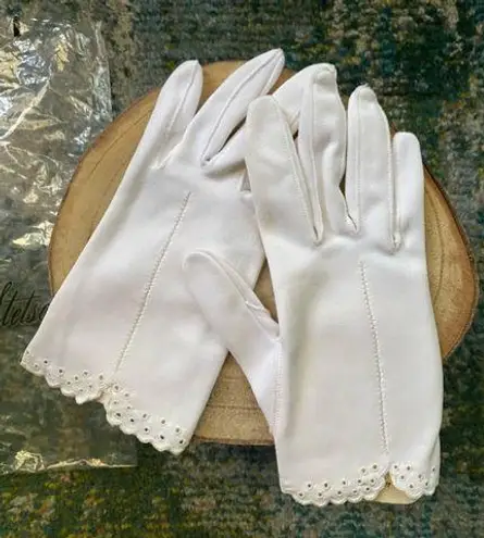 Vintage Elvette by Dawnelle cream wedding formal gloves Tan