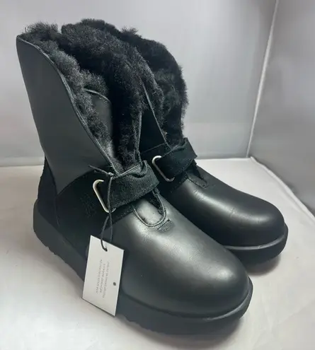 UGG  Wisley Waterproof Boots in Black