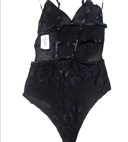 Forever 21 NWT  FLORAL LACE LINGERIE