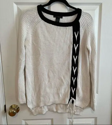 Grace Elements Black and White Lace Up Stitch Detail Sweater Size Medium