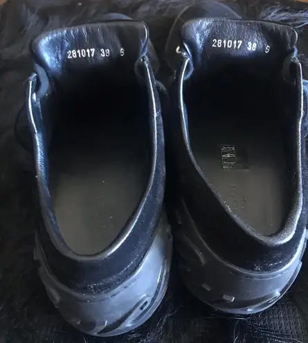 Gucci Authentic  Black Suede Sneaker/Shoes