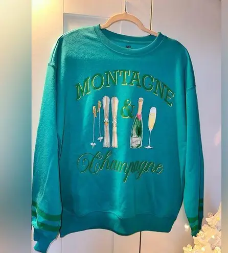 Goodie Two Sleeves 🎿⛷️🍾🥂NWOT “Montagne Champagne” Crewneck Sweatshirt 🎿⛷️🍾🥂