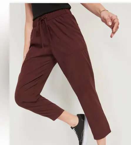 Old Navy  Women’s High-Waisted StretchTech Utility Crop Pants Size M thumbnail 1